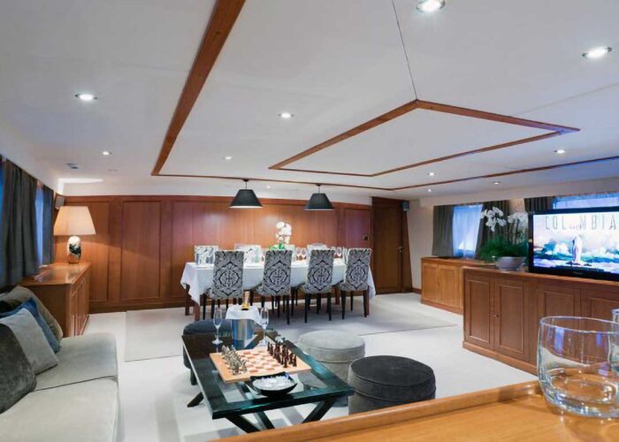 Shaha Classic Yacht For Sale - Saloon