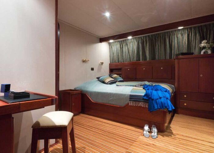 Shaha Classic Yacht For Sale - Stateroom