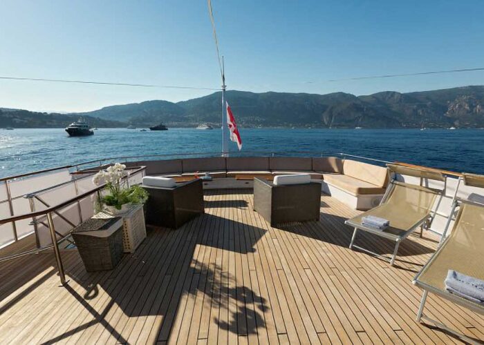 Shaha Classic Yacht For Sale - Sun Deck