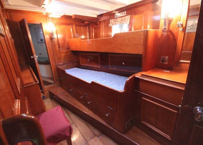 Halcyon Classic Yacht For Sale - Cabin