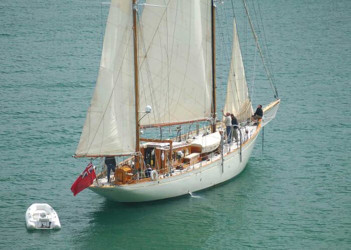 Halcyon Classic Yacht For Sale - Under Sail