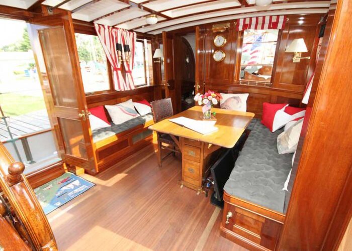 Trade Wind Classic Yacht For Sale - Saloon