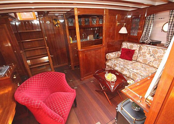 Trade Wind Classic Yacht For Sale - Saloon