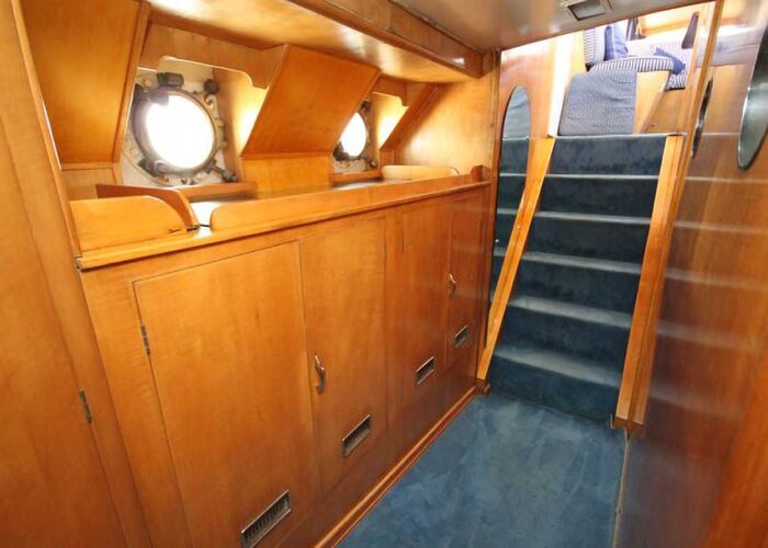 Caramba Classic Yacht For Sale - Interior