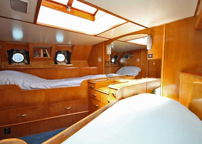 Caramba Classic Yacht For Sale - Twin Cabin