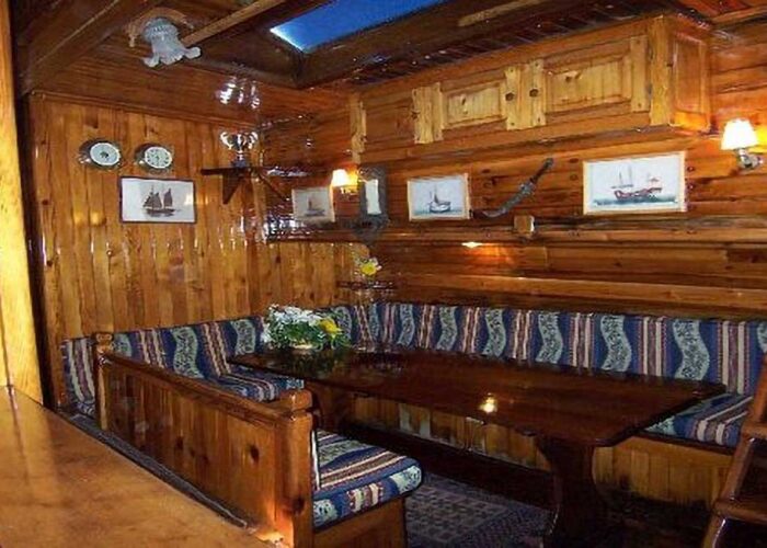 Rhea Classic Yacht For Sale Saloon