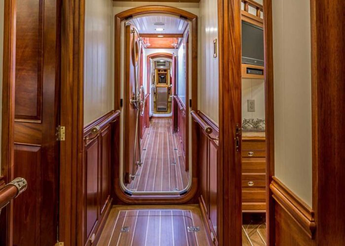 Columbia Classic Yacht For Sale Interior