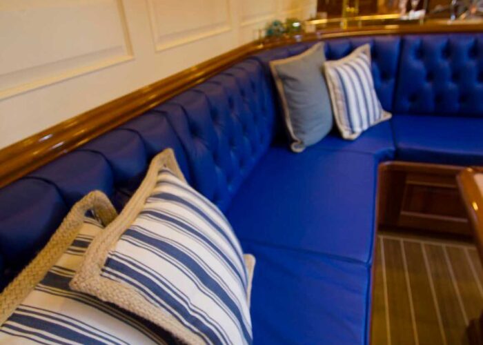 Columbia Classic Yacht For Sale Saloon